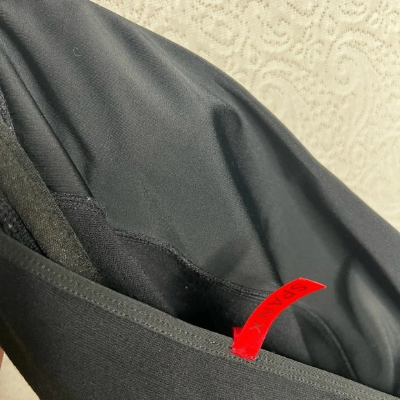 Spanx Women's High Waist Activewear Leggings Black Size L Mesh Side Panels - Picture 12 of 16